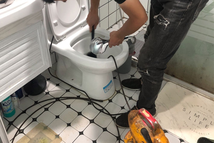 加格达奇疏通下水道